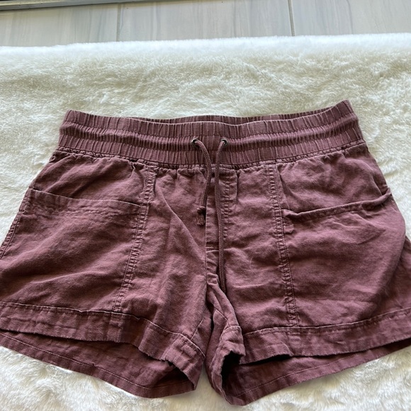Athleta Pants - Athleta cabo linen 4” shorts
